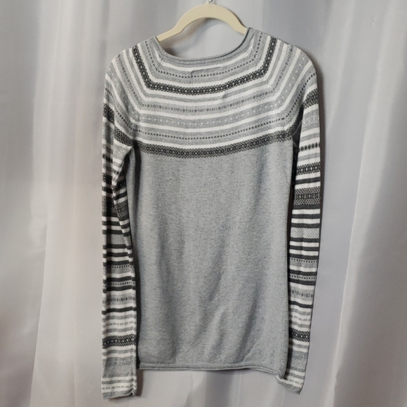 Sz SP Gray lightweight fair Isle style sweater c22 - Picture 3 of 6